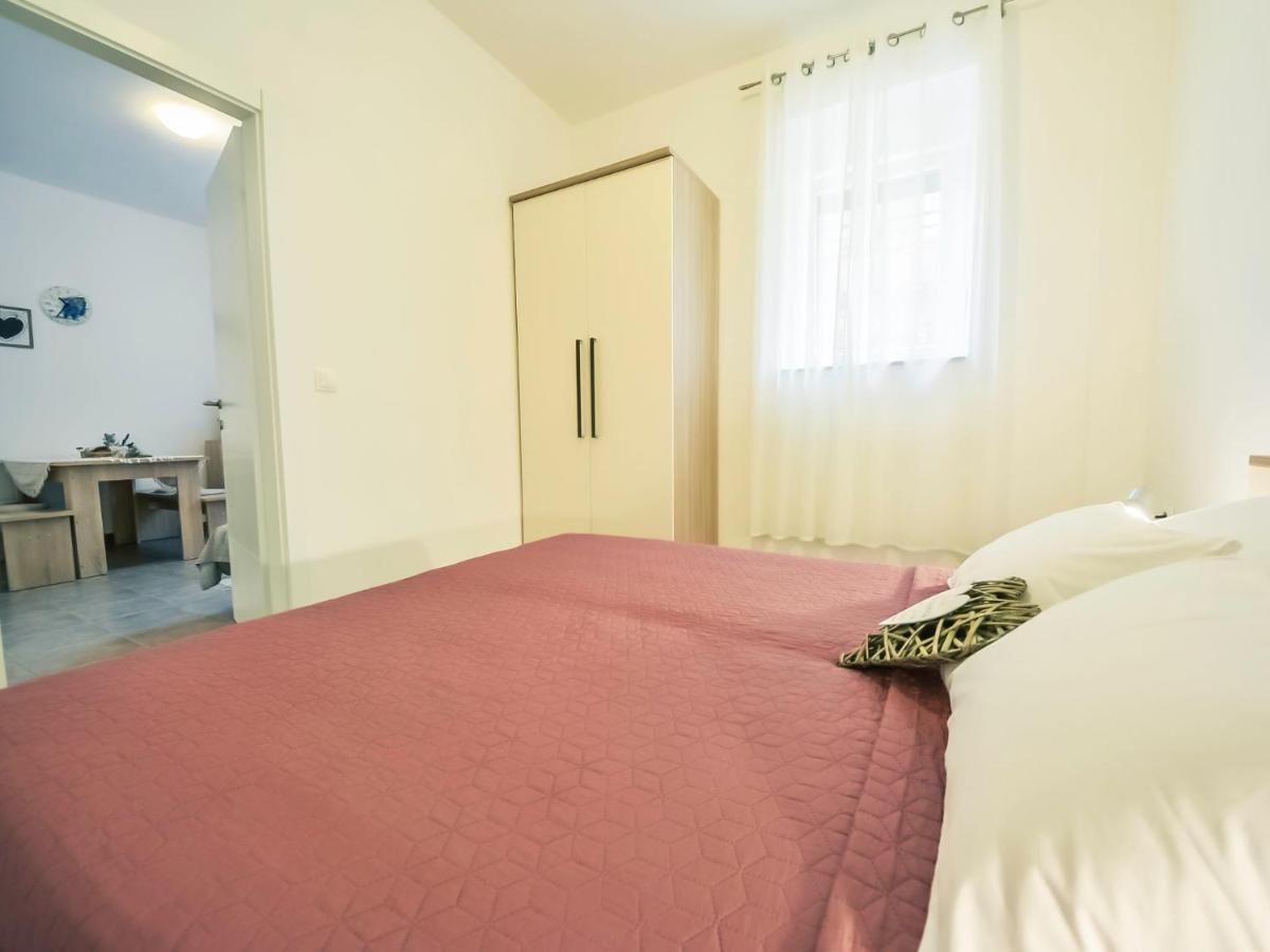 Apartment Snjezana-2 By Interhome Karlobag Εξωτερικό φωτογραφία