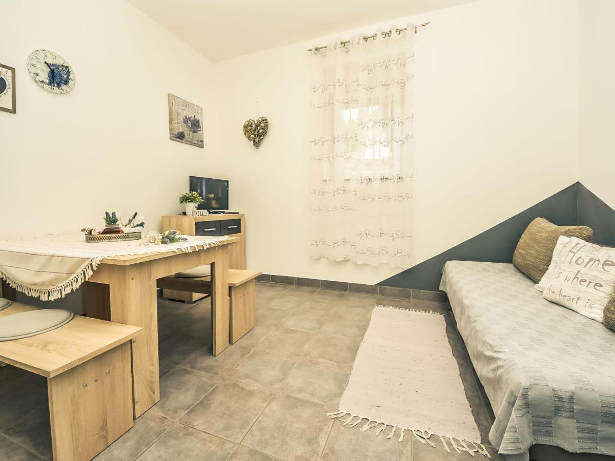 Apartment Snjezana-2 By Interhome Karlobag Εξωτερικό φωτογραφία